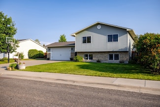 420 32nd Ave NE, Great Falls, MT 59404