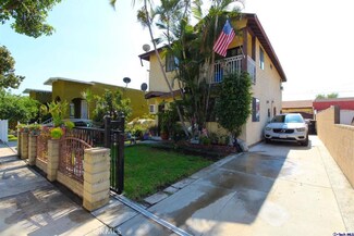 4926 Kinsie St, Commerce, CA 90040