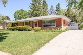 7238 Enfield Ave, Greendale, WI 53129