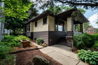 2633 N Wauwatosa Ave, Milwaukee, WI 53213