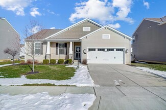 320 Shelter Cove Dr, Pataskala, OH 43062