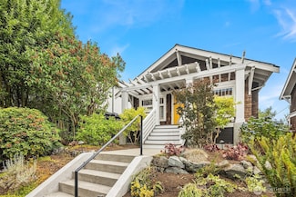 5526 34th Ave NE, Seattle, WA 98105