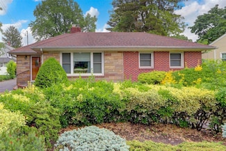 226 Hempstead Ave, Malverne, NY 11565