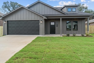 16410 Crossing Cir, Lindale, TX 75771
