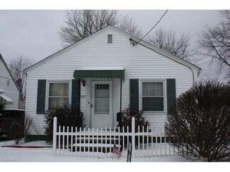 925 Lakewood Blvd, Akron, OH 44314