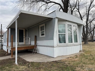 203 E Main St, Coffeen, IL 62017