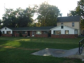 210 W Hack St, Cullom, IL 60929