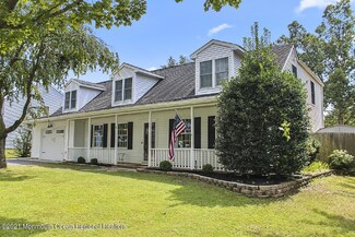 18 Bristlecone Dr, Howell, NJ 07731
