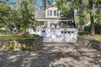 2 Tuxedo Rd, Carmel, NY 10512