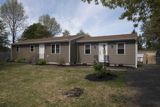 15 Richard Ln, Niverville, NY 12130