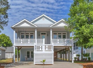 105 NE 25th St, Oak Island, NC 28465