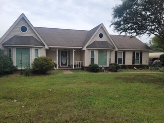 430 Kyllie Dr, Millington, TN 38053