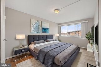 431 N Armistead St Unit 211, Alexandria, VA 22312