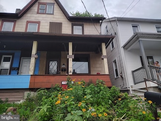 319 1st St, Slatington, PA 18080