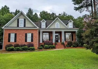 121 Fountain Park Cir, Spring Lake, NC 28390