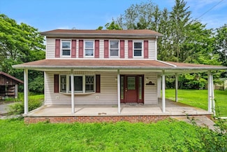 10 Deer Ln, Pottsville, PA 17901