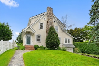 1408 Shelbourne Ave, Mamaroneck, NY 10543