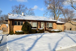 1360 E Anderson Dr, Palatine, IL 60074