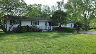 1026 Country Club Dr, Zanesville, OH 43701