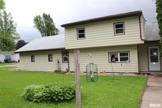111 N Grove St, Walcott, IA 52773