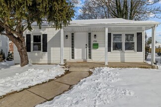 1720 Gallaher Ave, Saint Charles, MO 63301