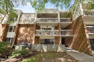 500 Umstead Dr Unit 103, Chapel Hill, NC 27516
