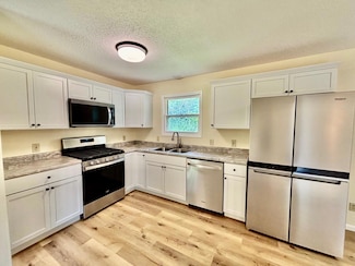 12941 Saratoga Ln N, Champlin, MN 55316