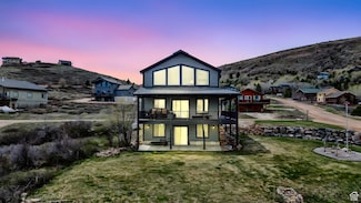 1504 N Sculpin Loop, Garden City, UT 84028