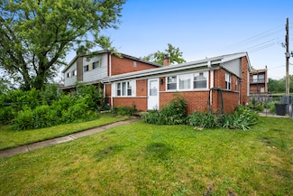535 Glenshire Rd, Glenview, IL 60025