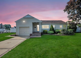 189 Stanton Blvd, Uniondale, NY 11553