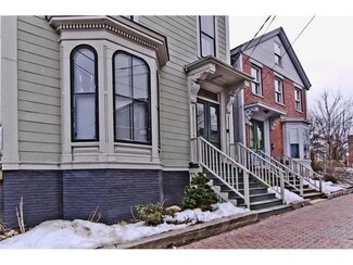 34 Pine St Unit 2, Portland, ME 04102