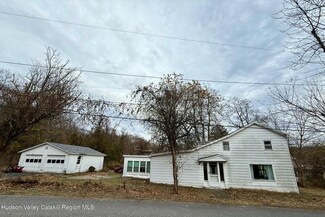 8 E Church Rd, Saugerties, NY 12477