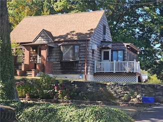 31 Ridgewood Ave, Yonkers, NY 10704