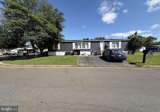 7300 Hansbury Dr, Morrisville, PA 19067