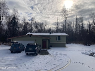 9450 N Palmer Fishhook Rd, Palmer, AK 99645