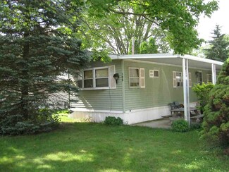 106 E Aurora St, Kewanna, IN 46939