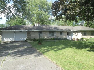 1600 W Red Maple Rd, Muncie, IN 47303