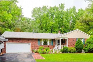 18 Taunton Rd, Medford, NJ 08055