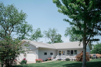 204 E Mill St, Avoca, IA 51521