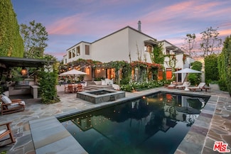 551 Amalfi Dr, Pacific Palisades, CA 90272
