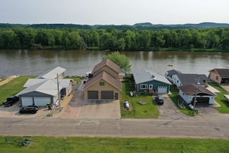 1300 Jack Oak Rd, Cassville, WI 53806