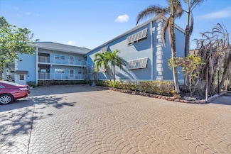 5621 Gulf of Mexico Dr Unit 102, Longboat Key, FL 34228