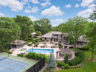 4700 Annaway Dr, Edina, MN 55436
