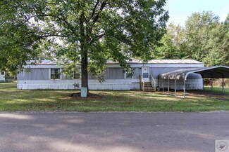 813 W 4th St, Lewisville, AR 71845