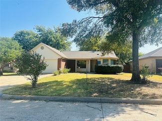 2621 Ozark Dr, Grand Prairie, TX 75052