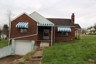 970 Park St, California, PA 15419