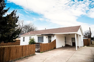 2016 Harris St, Kennett, MO 63857