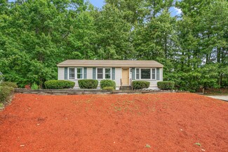 46 Trestle Brook Dr, Nashua, NH 03062