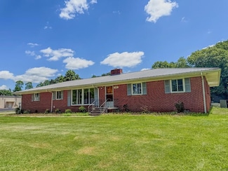 540 4th Ave S, Baxter, TN 38544