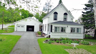 18 Park St, Caribou, ME 04736